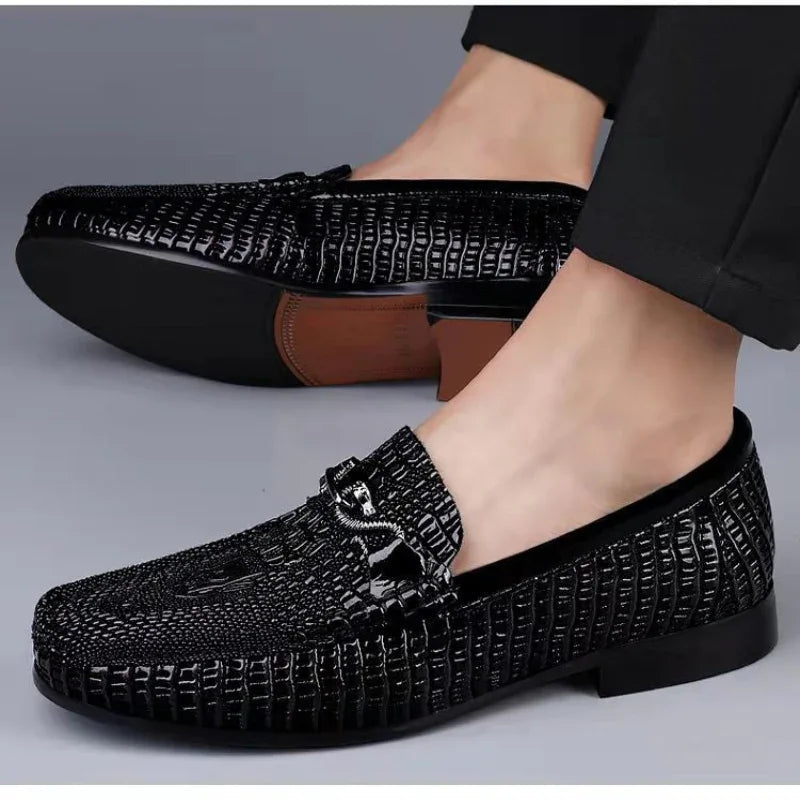 Slip-On Snake Pattern Embossed Leather Loafers Flat Driving Casual Leather Shoes