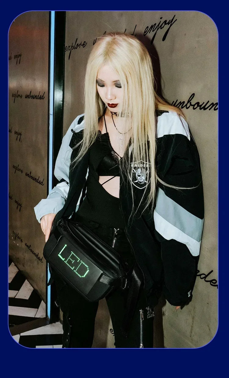 Umhängetasche mit LED-Display