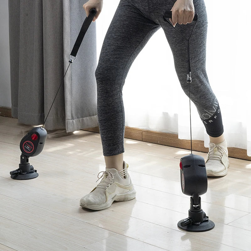 Fitness-Zugseiltrainer mit Saugnapf