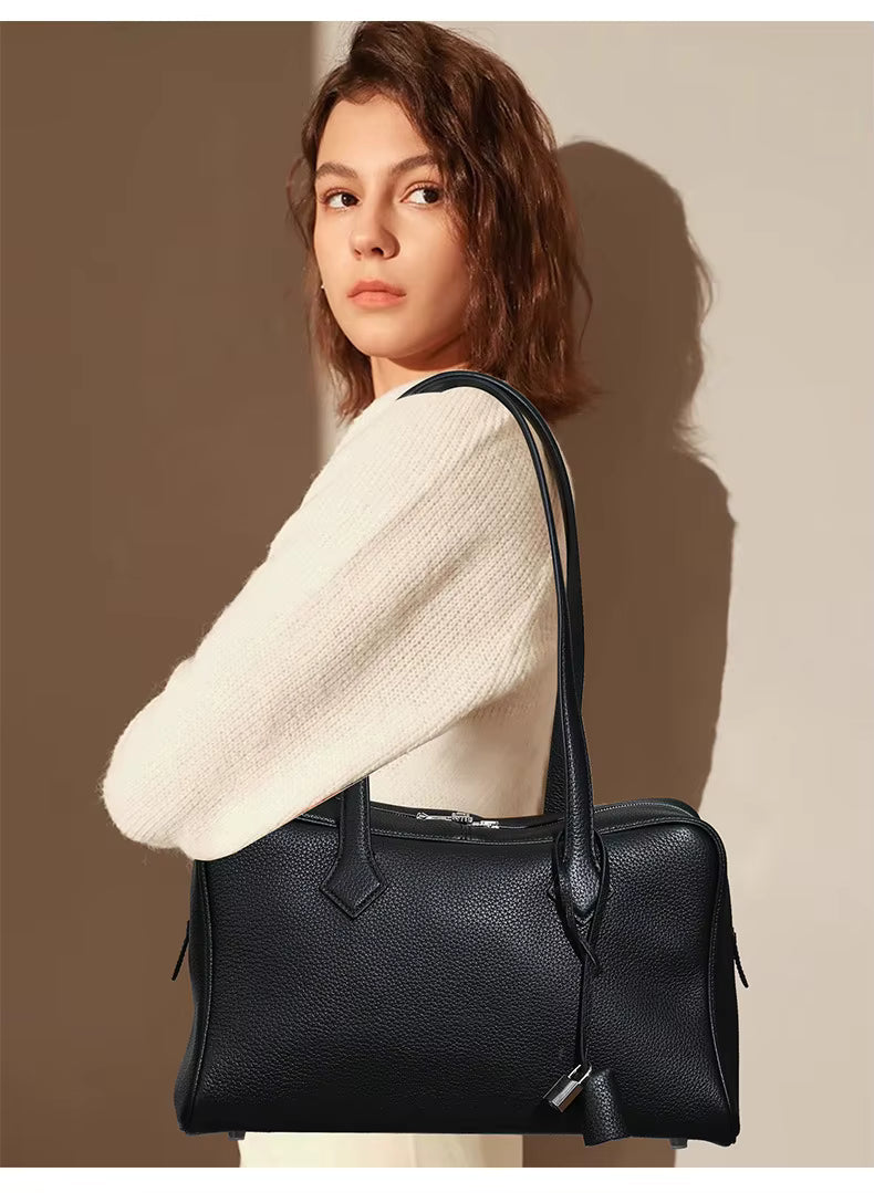 Lyxig Tote i Läderlook – Elegant Handväska för Dam