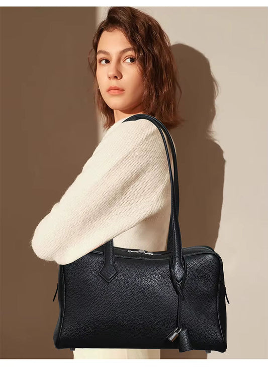 Lyxig Tote i Läderlook – Elegant Handväska för Dam