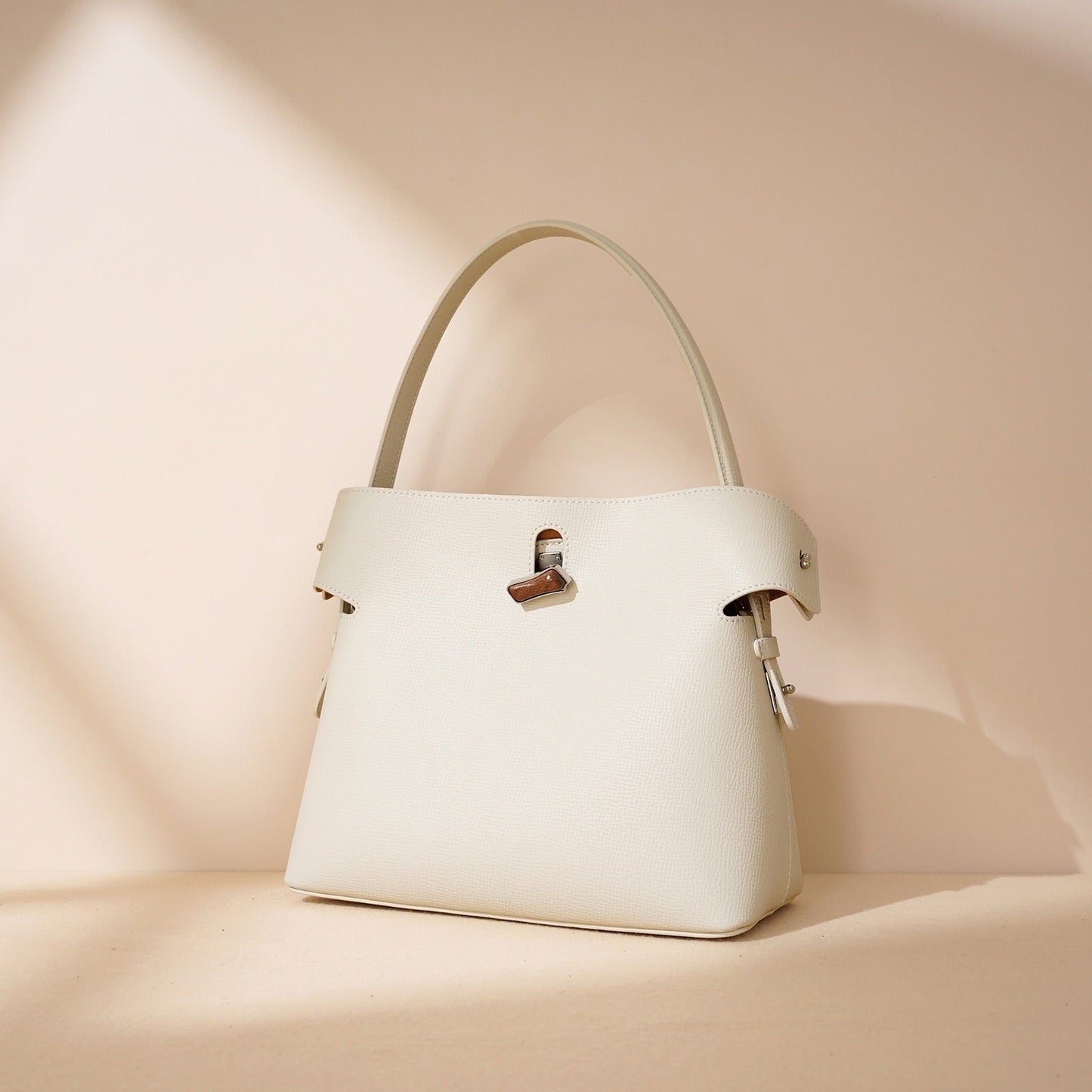 Trendig Toteväska – Modern & Lätt Handväska för Vardag