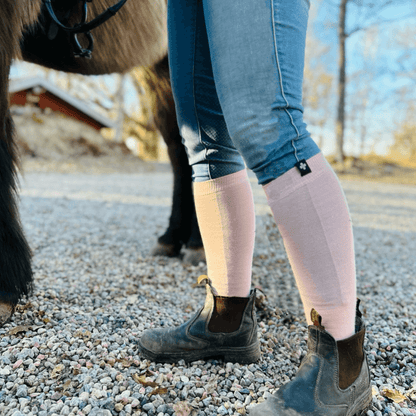 Ridstrumpa Allround Freja Rosa 75% Merinoull