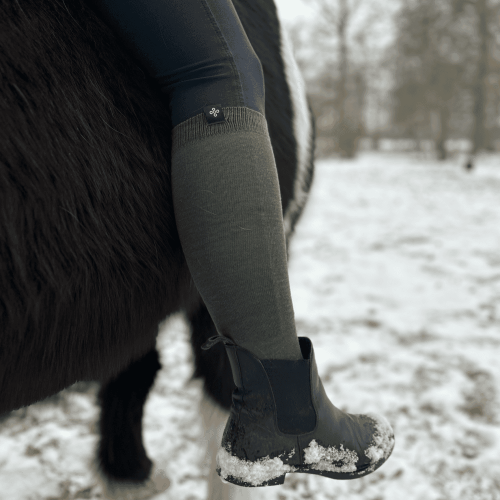 Ridstrumpa Allround Skogsgrön 75% Merinoull