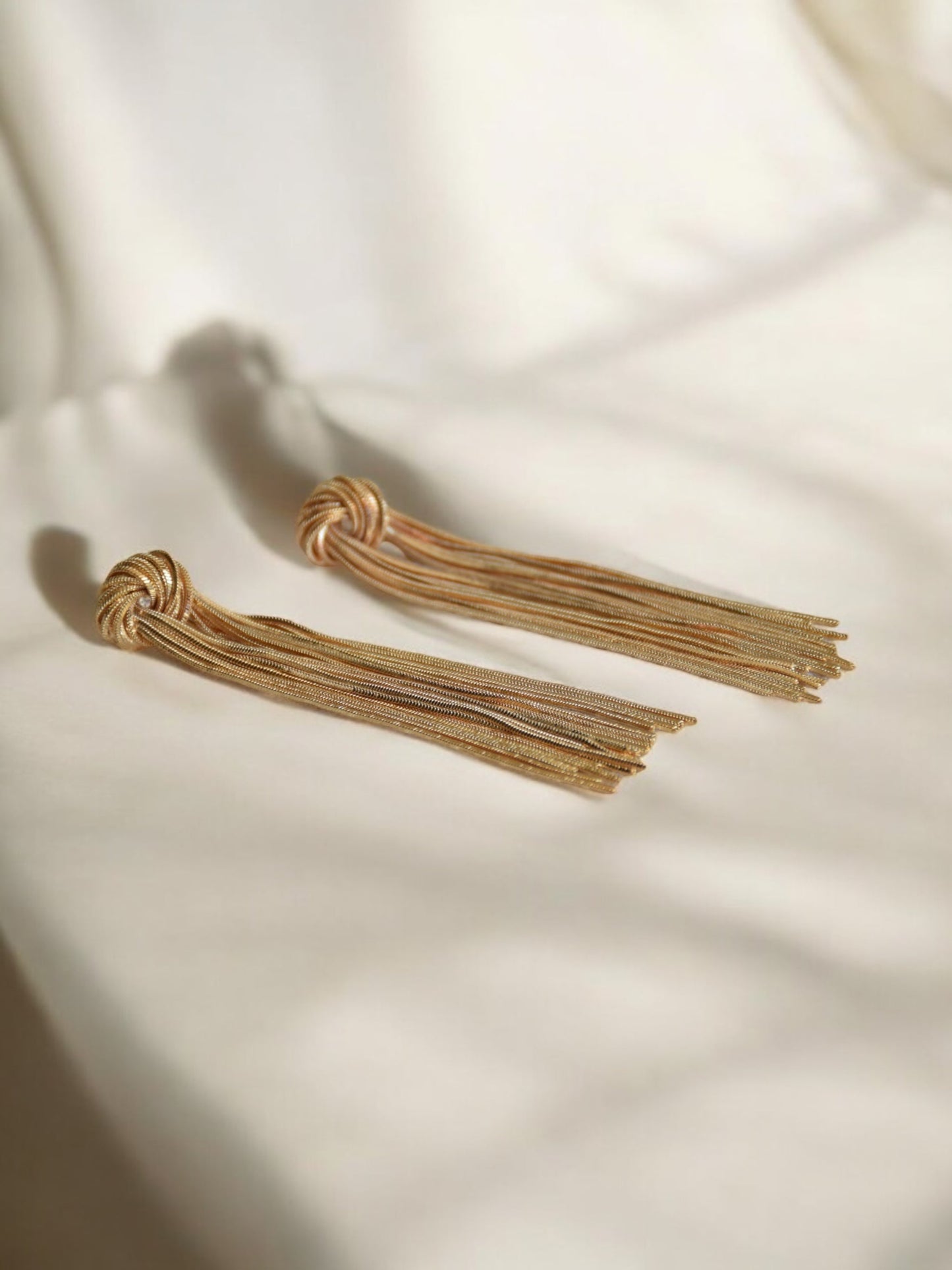 The Victoria earrings gold