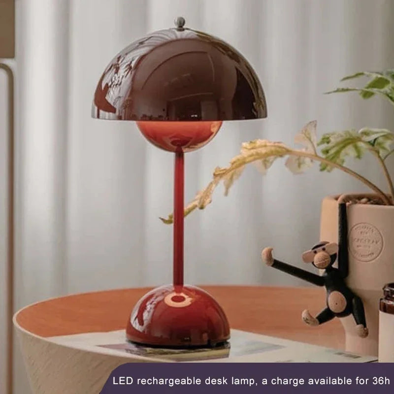 Flowerbud Table Lamp