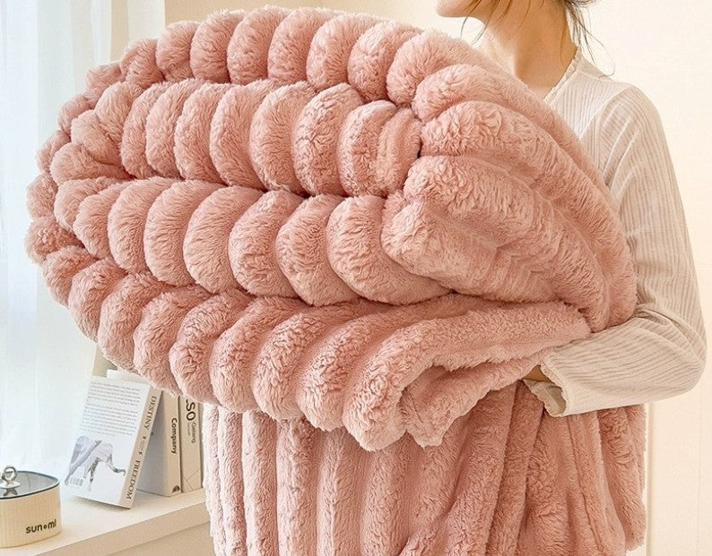 RÄFFLAD - Överkast