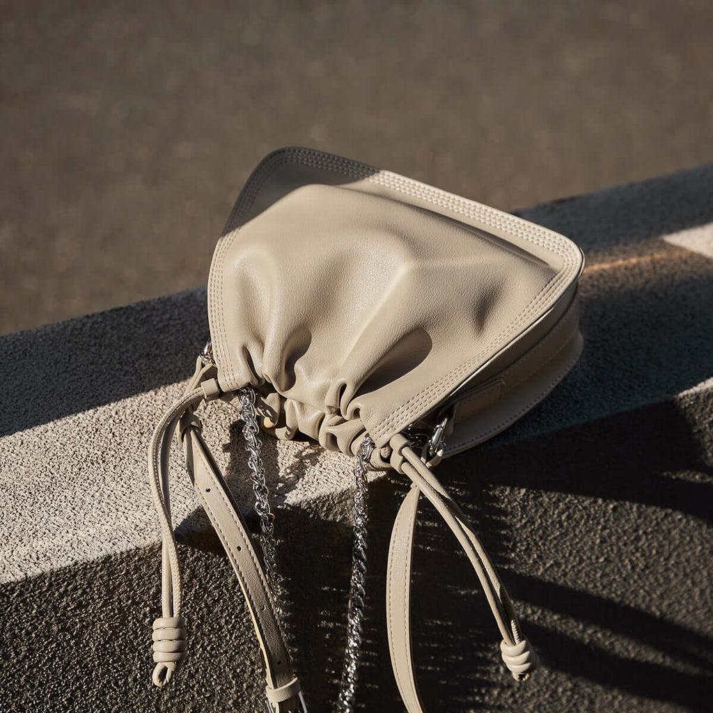 Chain Strap Drawstring Leather Bucket Bag-4
