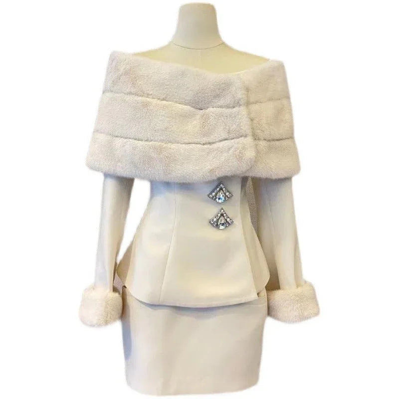 Fashionable Spring Off-Shoulder Short Fur Coat