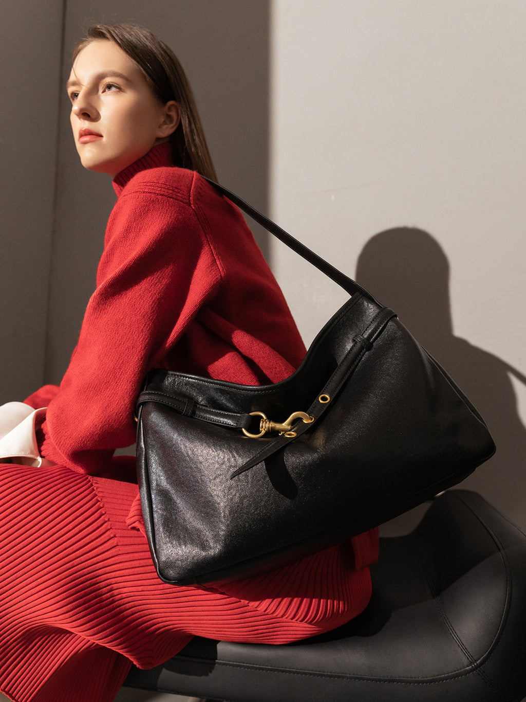 Mediun Slouchy Leather Shoulder Bag-4