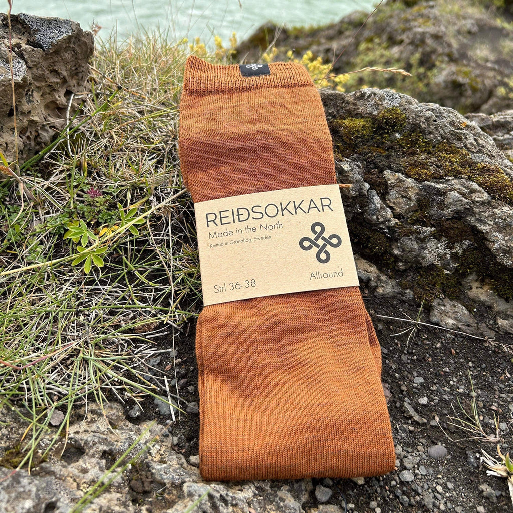 Ridstrumpa Allround Jordbrun 75 % Merinowolle